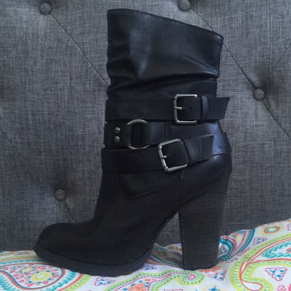 Black rocker boots